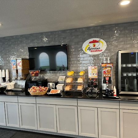 فندق سوبر 8 باي ويندام مورتون جروف/شيكاجو Morton Grove المظهر الخارجي الصورة