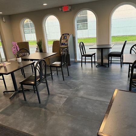 فندق سوبر 8 باي ويندام مورتون جروف/شيكاجو Morton Grove المظهر الخارجي الصورة